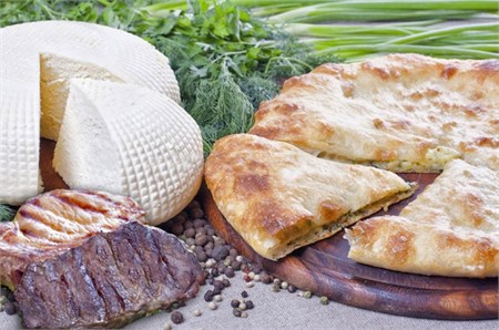 С мясом и сыром, 1000 гр. Осетинский пирог   - фото 4672